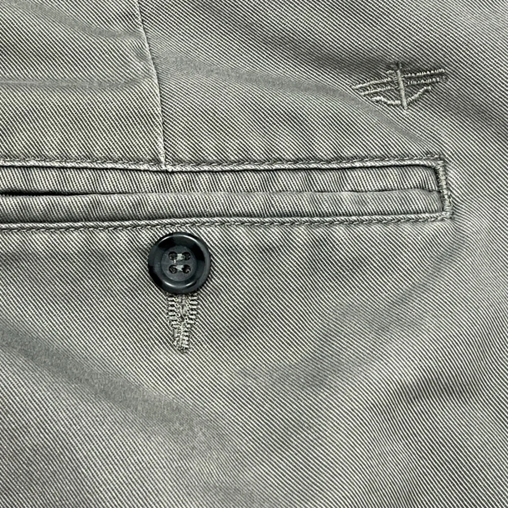 Dockers D3 Classic Fit Gray Chino Pants Mens 38x32* Flat Front Cotton *NOTE